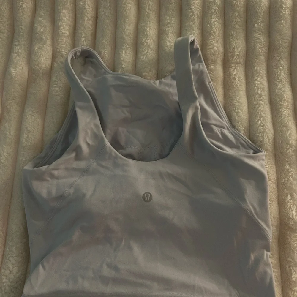 lululemon athletica Tank Top - Picture 2 of 2